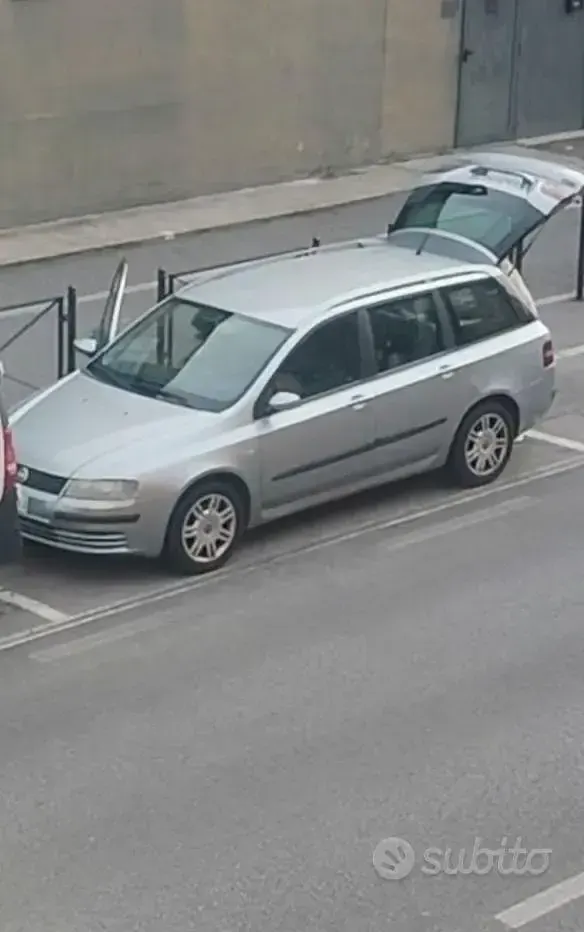 Usata Fiat Stilo 116 CV (85 kW) 2004 Grigio Station wagon