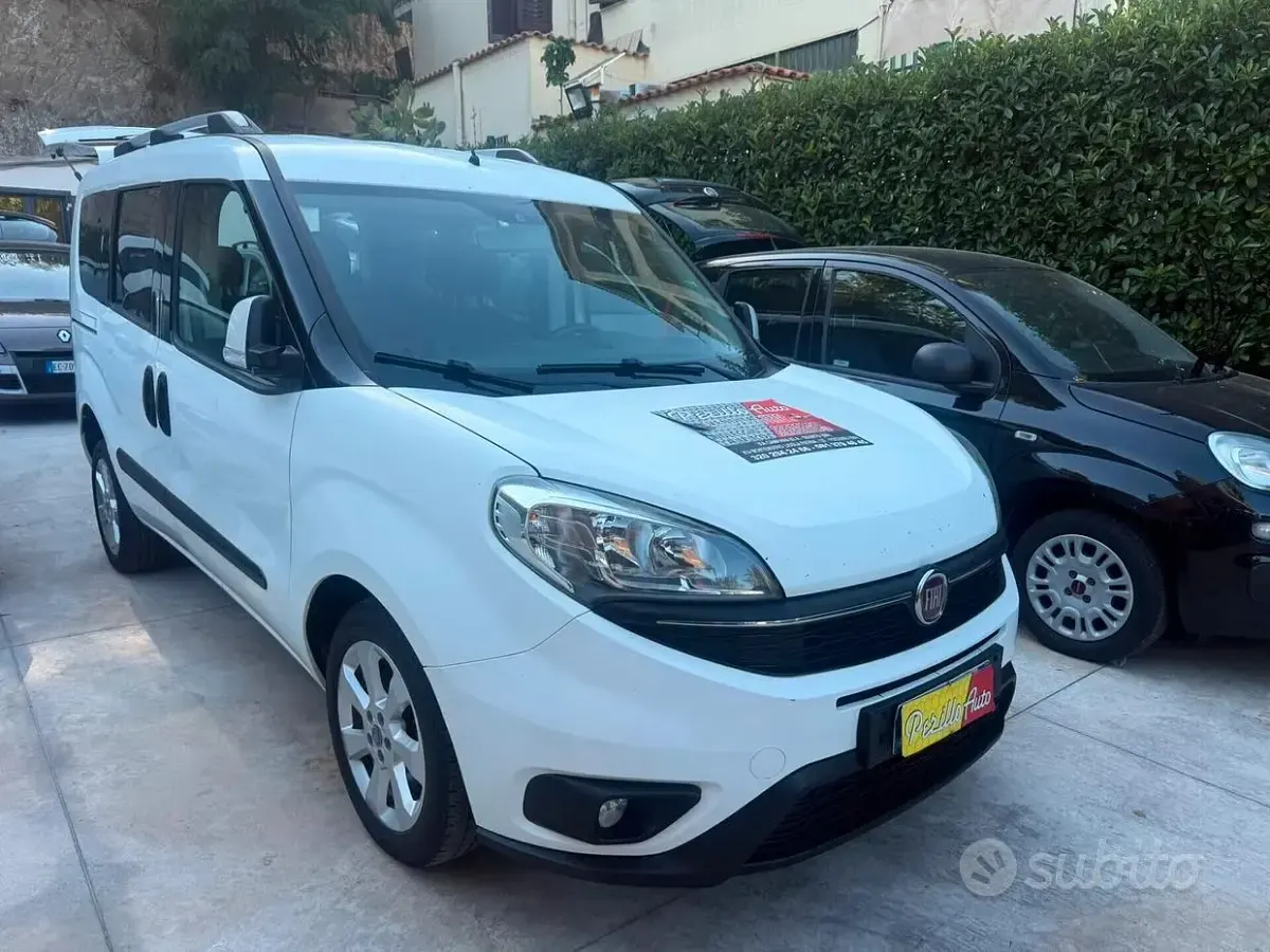 Usata Fiat Doblò Lounge 90 CV (66 kW) 2015 Bianco Monovolume