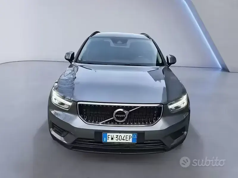 Usata Volvo XC40 Business Edition 150 CV (110 kW) 2019 Blu SUV