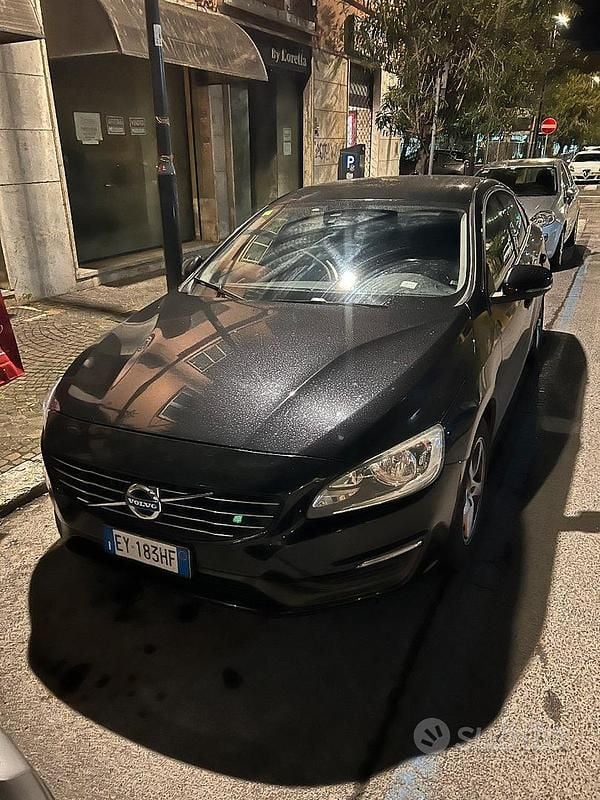 Usata Volvo S60 181 CV (133 kW) 2015 Nero Berlina