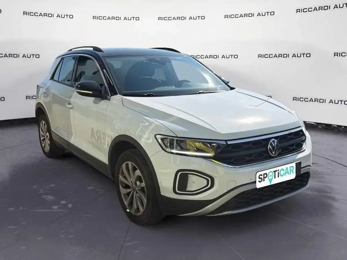 Begagnad VW T-Roc Life 150 HK (110 kW) 2023 Vit SUV