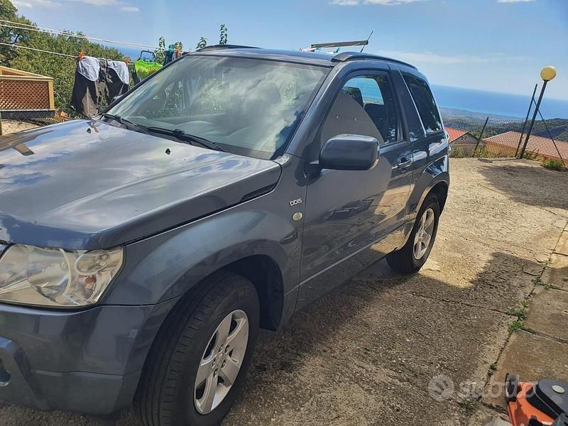 Usata Suzuki Vitara 129 CV (94 kW) 2008 Grigio