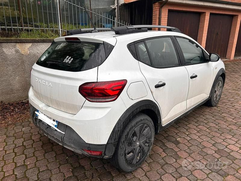 Usata Dacia Sandero Comfort 101 CV (74 kW) 2025 Berlina