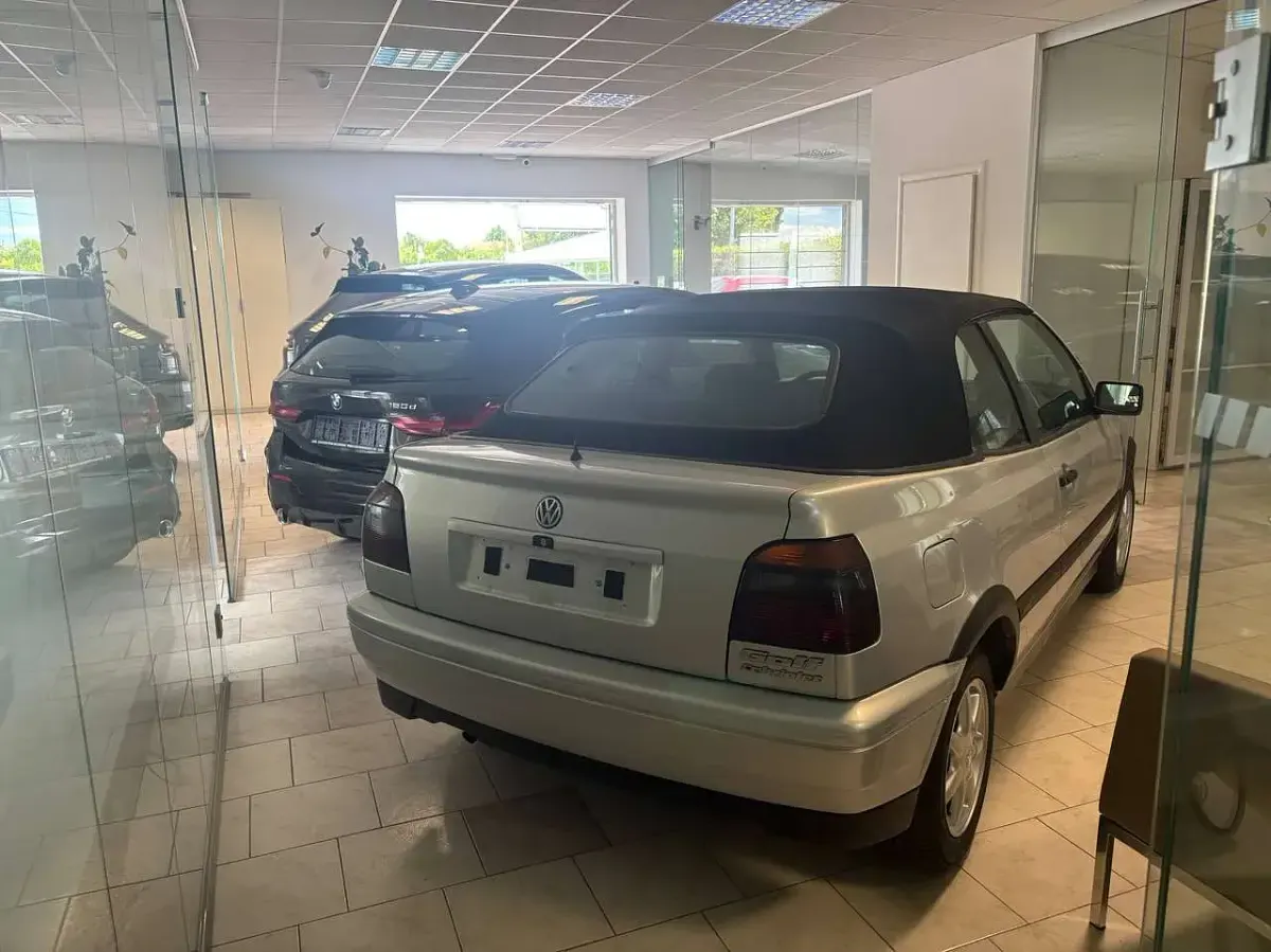 Usata VW Golf Cabriolet 75 CV (55 kW) 1995 Argento Cabrio