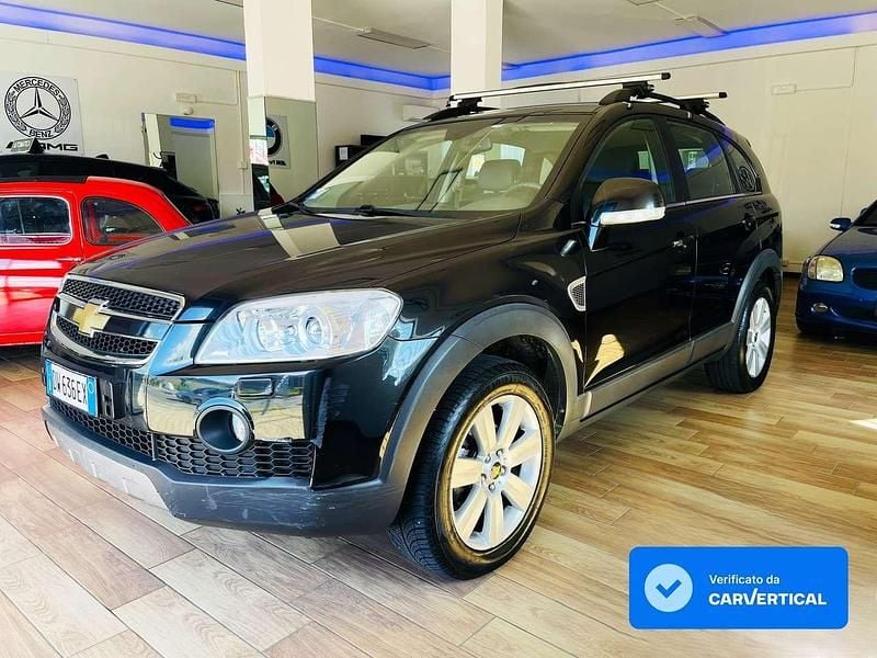 Nero Usata 2009 Chevrolet Captiva SUV | 6000 € (Buon prezzo) - Immagine 1/4