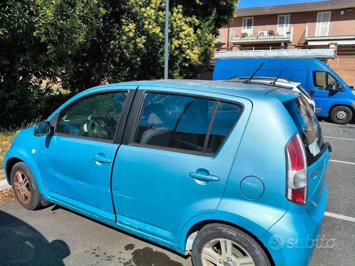 Usata Daihatsu Sirion 87 CV (63 kW) 2006 Bluazzurro Utilitaria