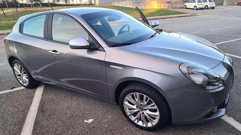 Usata Alfa Romeo Giulietta Super 120 CV (88 kW) 2018 Grigio Berlina