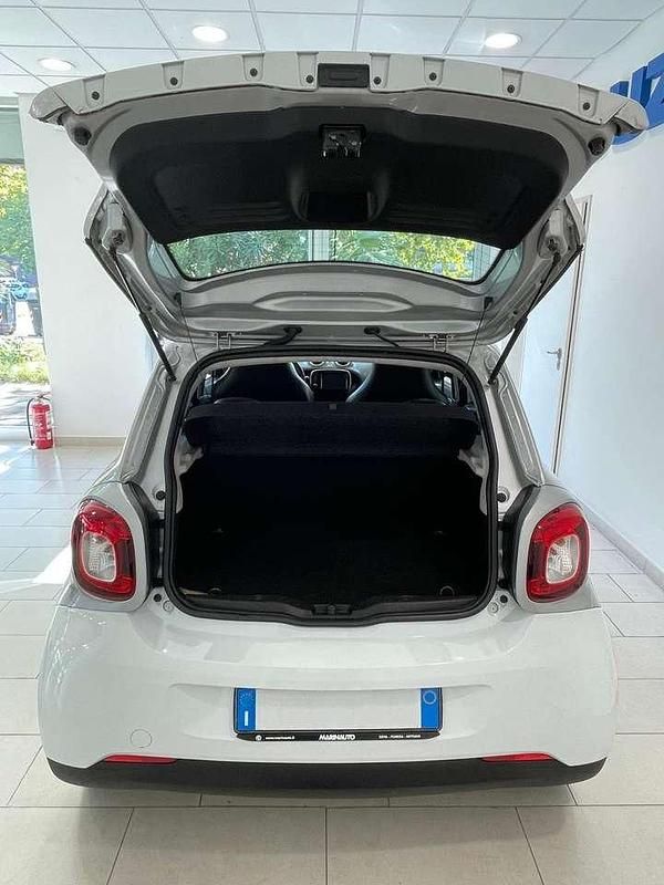 Usata Smart ForFour Passion 71 CV (52 kW) 2017 Bianco Utilitaria