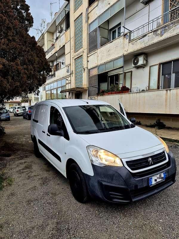 Usata Peugeot TePee Active 120 CV (88 kW) 2017 Station wagon