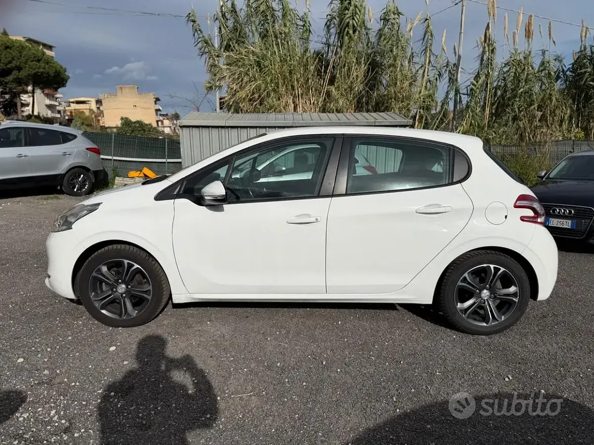 Usata Peugeot 208 Allure 68 CV (50 kW) 2013 Other Utilitaria