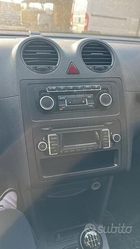 Usata VW Caddy S 109 CV (80 kW) 2015 Grigio Monovolume