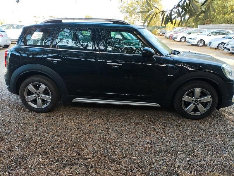 Usata Mini One D Countryman Business 116 CV (85 kW) 2017 Nero SUV