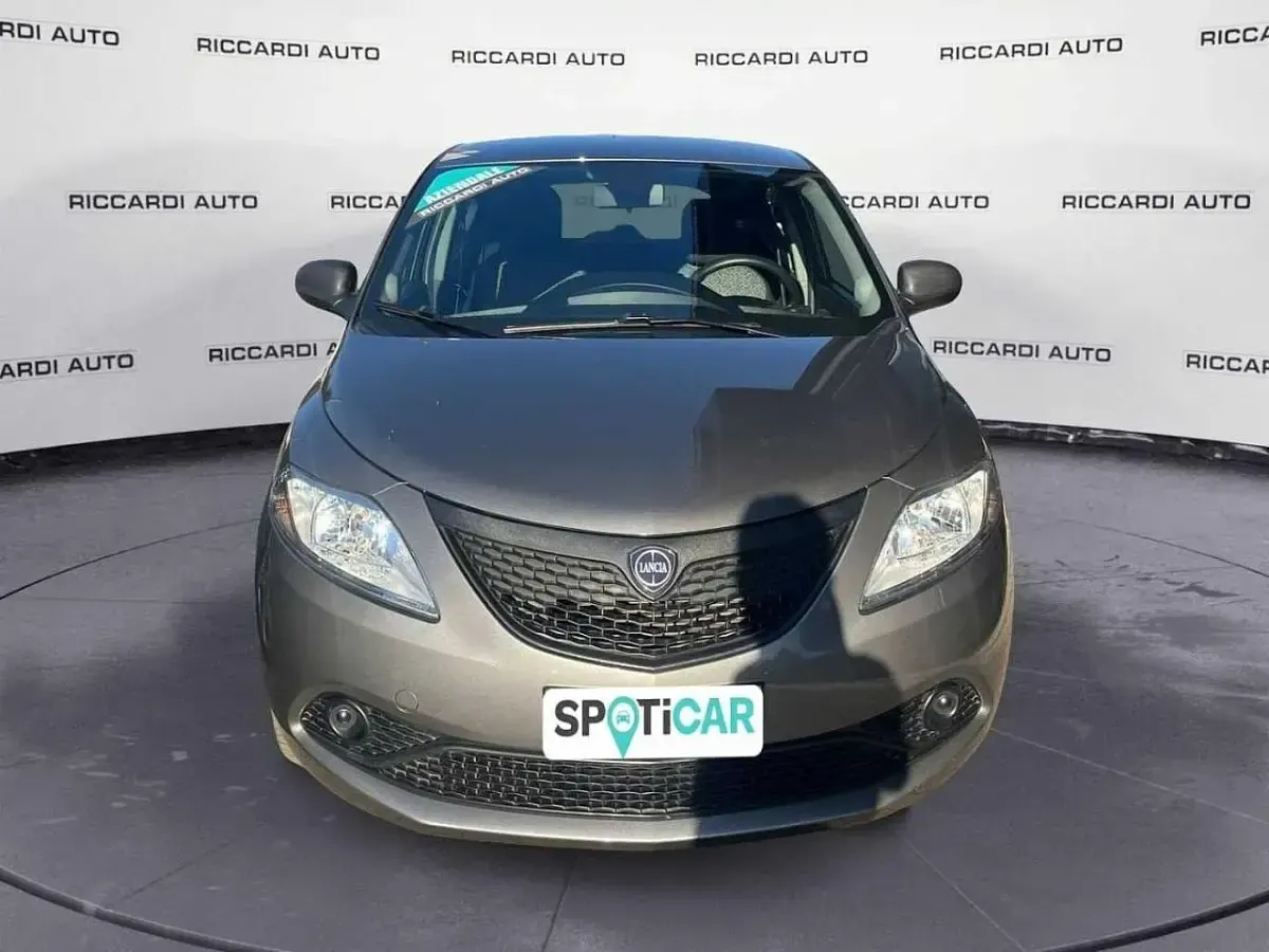 Usata Lancia Ypsilon S 69 CV (50 kW) 2019 Grigio Utilitaria