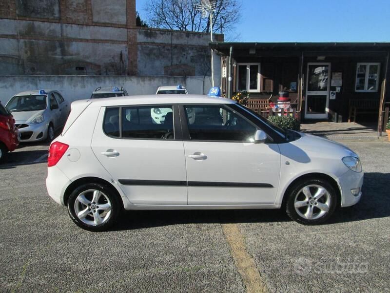 Usata Skoda Fabia GreenLine 75 CV (55 kW) 2013 Bianco pastello Utilitaria