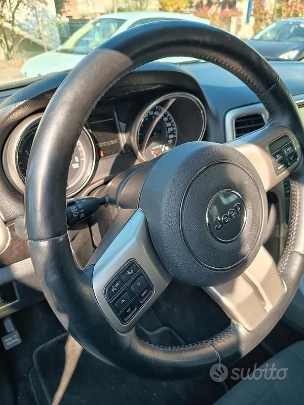 Usata Jeep Grand Cherokee 190 CV (139 kW) 2012 Marrone SUV