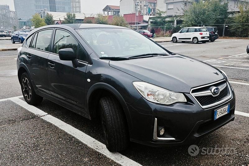 Grigio Usata 2017 Subaru XV SUV | 6000 € - Immagine 1/4