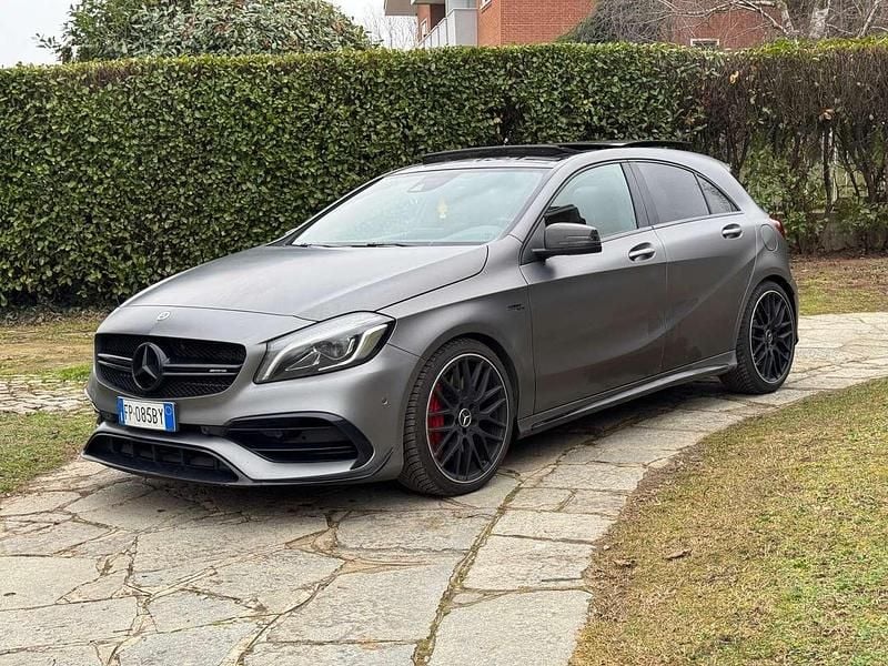 Grigio Usata 2018 Mercedes A45 AMG AMG Tre volumi | 28.990 € (Super prezzo) - Immagine 1/4