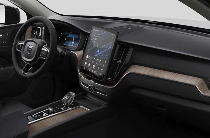 Nuova Volvo XC60 Plus 250 CV (183 kW) 2025 Grigio SUV
