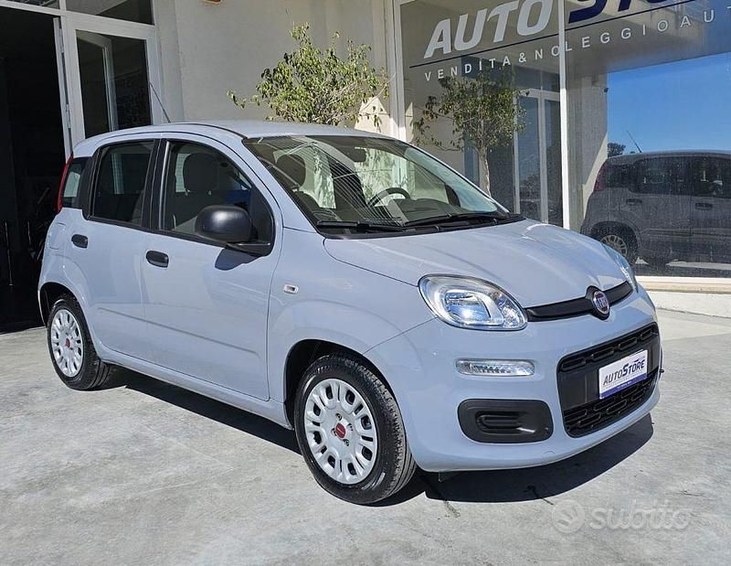 Grigio Usata 2022 Fiat Panda S Due volumi | 10.500 € (Buon prezzo) - Immagine 1/4