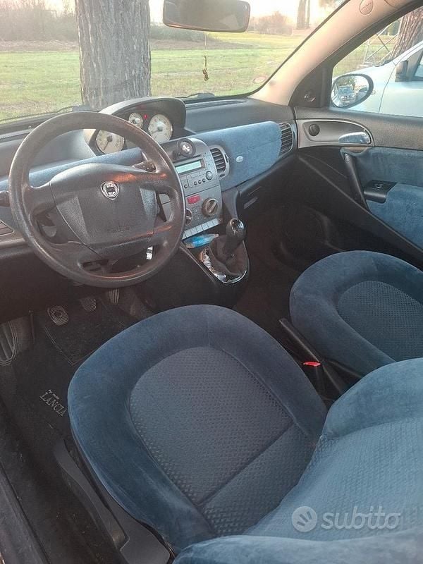 Usata Lancia Ypsilon 70 CV (51 kW) 2004 Utilitaria