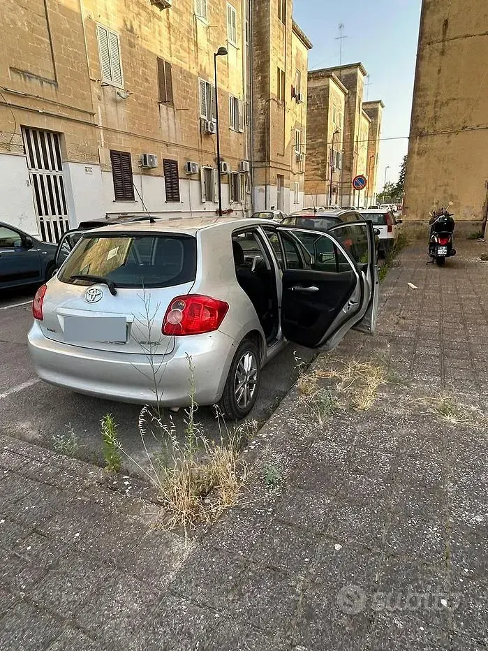 Usata Toyota Auris 126 CV (92 kW) 2009 Grigio Utilitaria