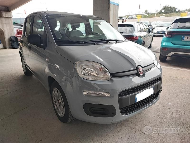 Käytetty Fiat Panda 69 HP (50 kW) 2022 Harmaa Sedan