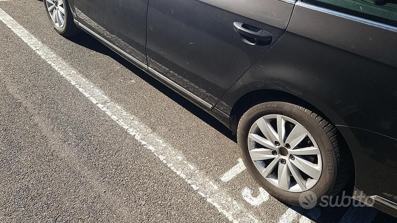 Usata VW Passat 140 CV (102 kW) 2011 Nero Station wagon