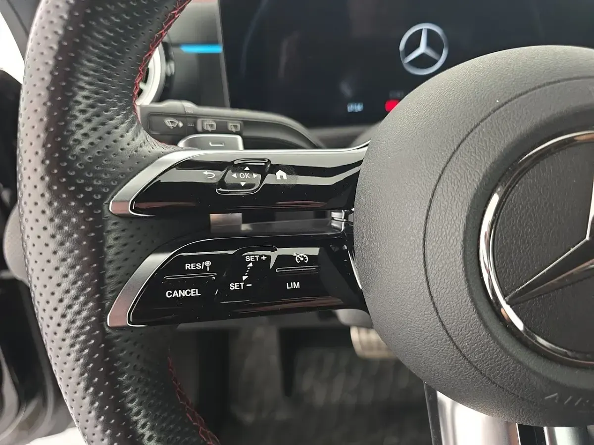 Usata Mercedes CLA200 Advanced Plus 150 CV (110 kW) 2024 Night black Coupé
