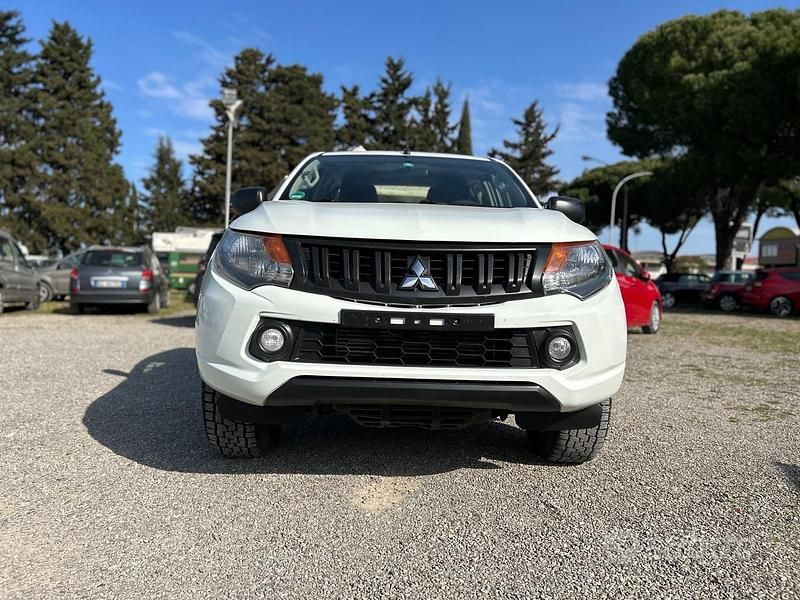 Usata Mitsubishi L200 154 CV (113 kW) 2017 Bianco Pick-up
