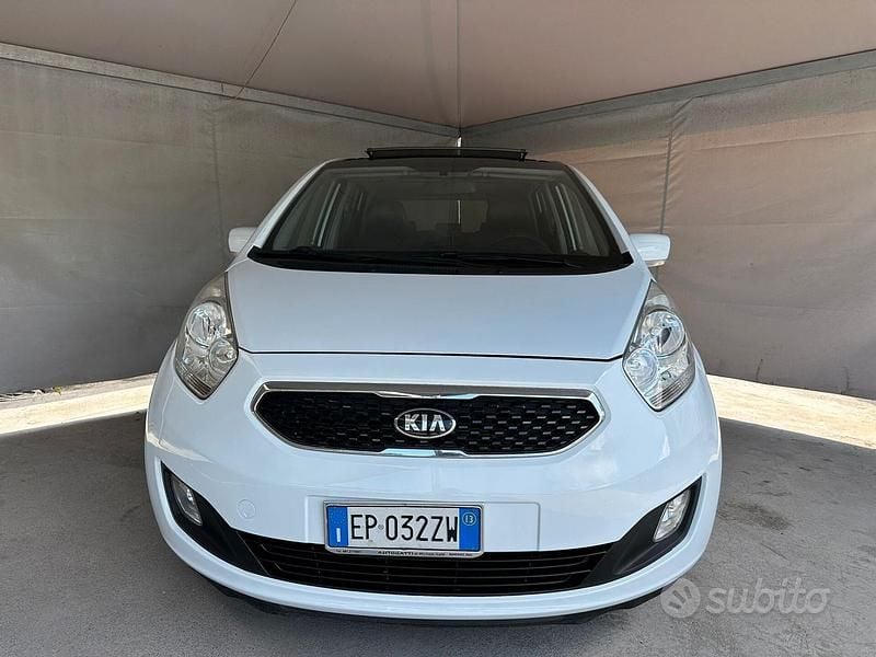 Usata Kia Venga 90 CV (66 kW) 2013 Bianco Utilitaria