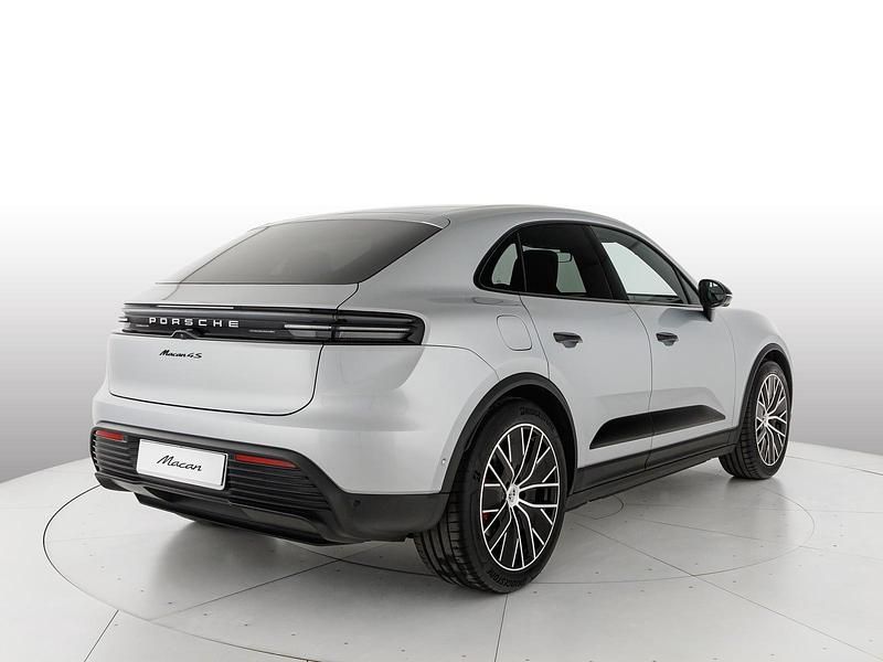 Nuova Porsche Macan 330 kW (449 CV) 2026 Argento dolomite metallizzato SUV