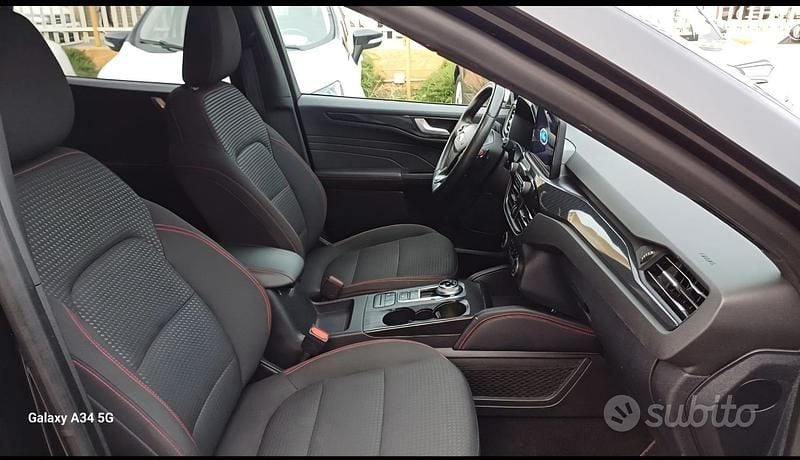 Usado Ford Kuga 120 CV (88 kW) 2022 SUV