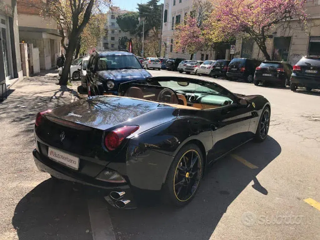 Usata Ferrari California 460 CV (338 kW) 2013 Nero Cabrio