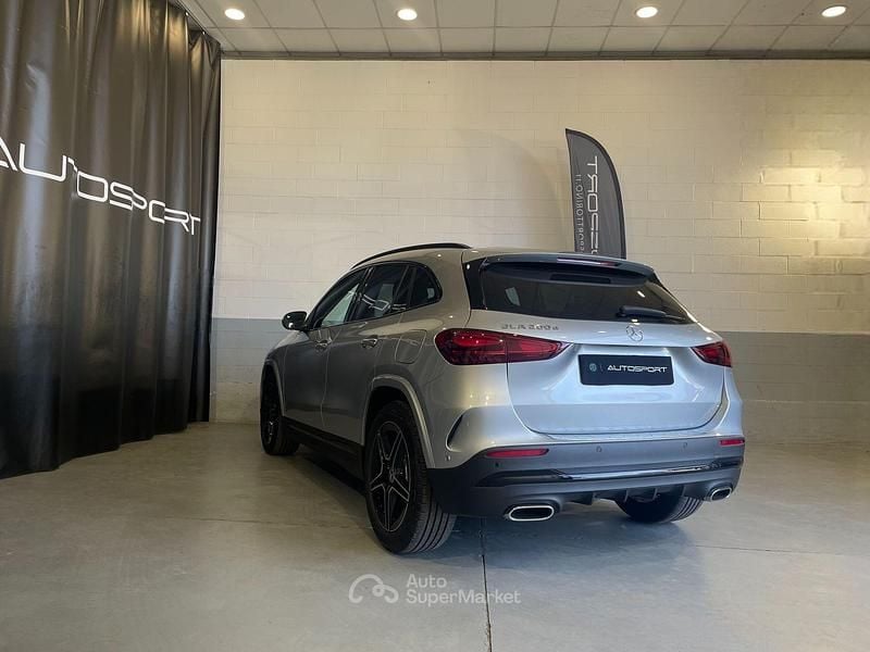 Usata Mercedes GLA200 AMG line 150 CV (110 kW) 2025 Argento SUV