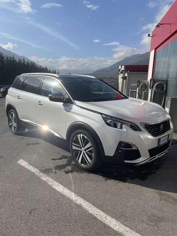 Usata 2017 Peugeot 5008 GT Monovolume | 18.000 € (Buon prezzo) - Immagine 1/4