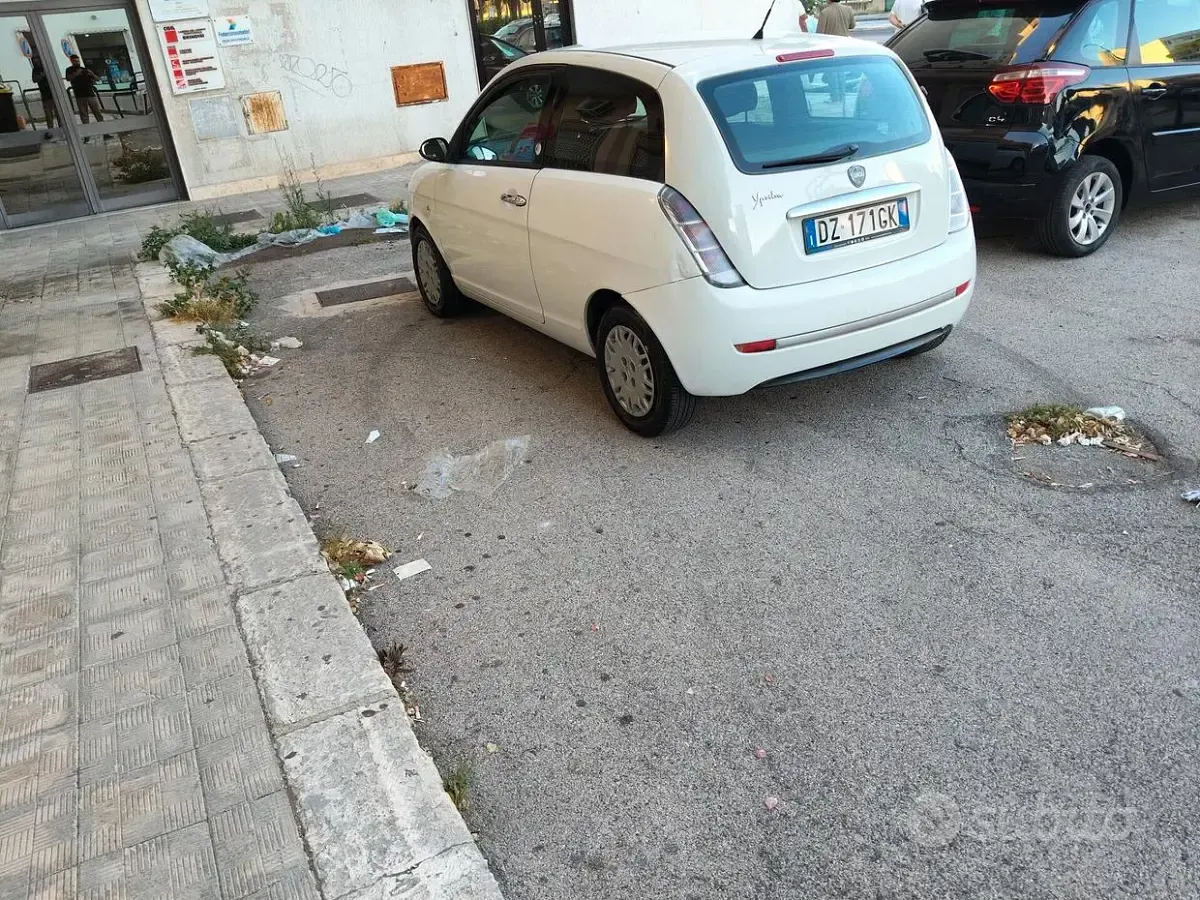 Usata Lancia Ypsilon 77 CV (56 kW) 2009 Bianco Utilitaria