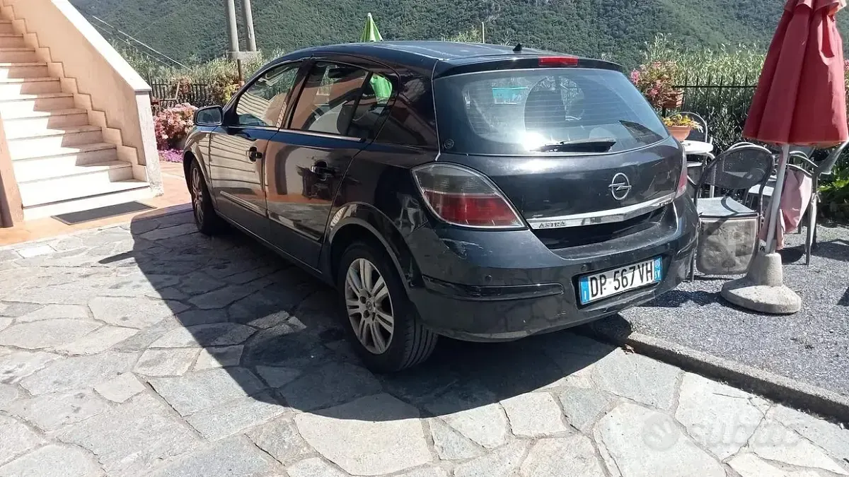 Usata Opel Astra 125 CV (91 kW) 2008 Berlina
