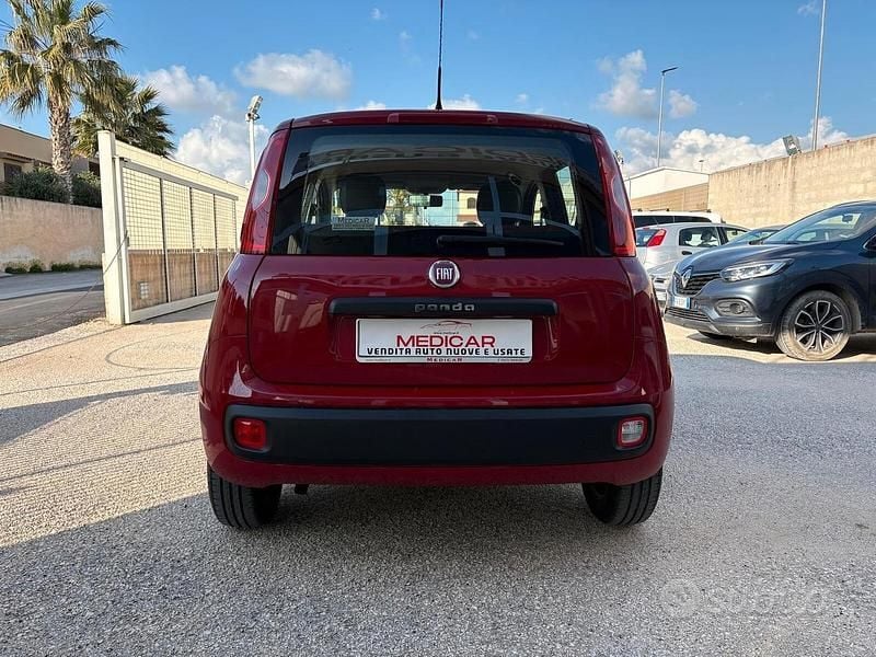 Usata Fiat Panda 69 CV (50 kW) 2015 Rosso Utilitaria