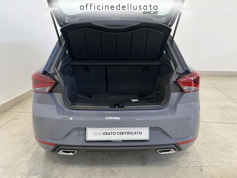 Usata Seat Ibiza 95 CV (69 kW) 2024 Grigio graphene Utilitaria