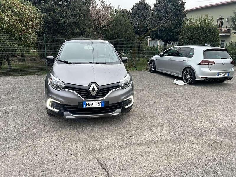 Usata Renault Captur 90 CV (66 kW) 2019 Grigio SUV