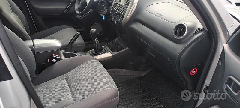 Usata Toyota RAV4 Sol 115 CV (84 kW) 2005 Grigio Station wagon