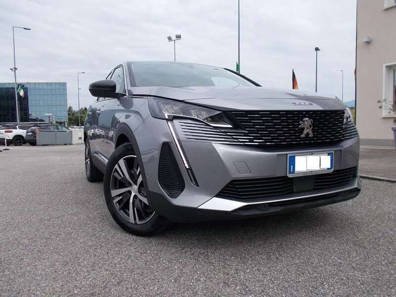 Usata Peugeot 3008 Allure 200 CV (147 kW) 2022 Antracite / metallizzato SUV