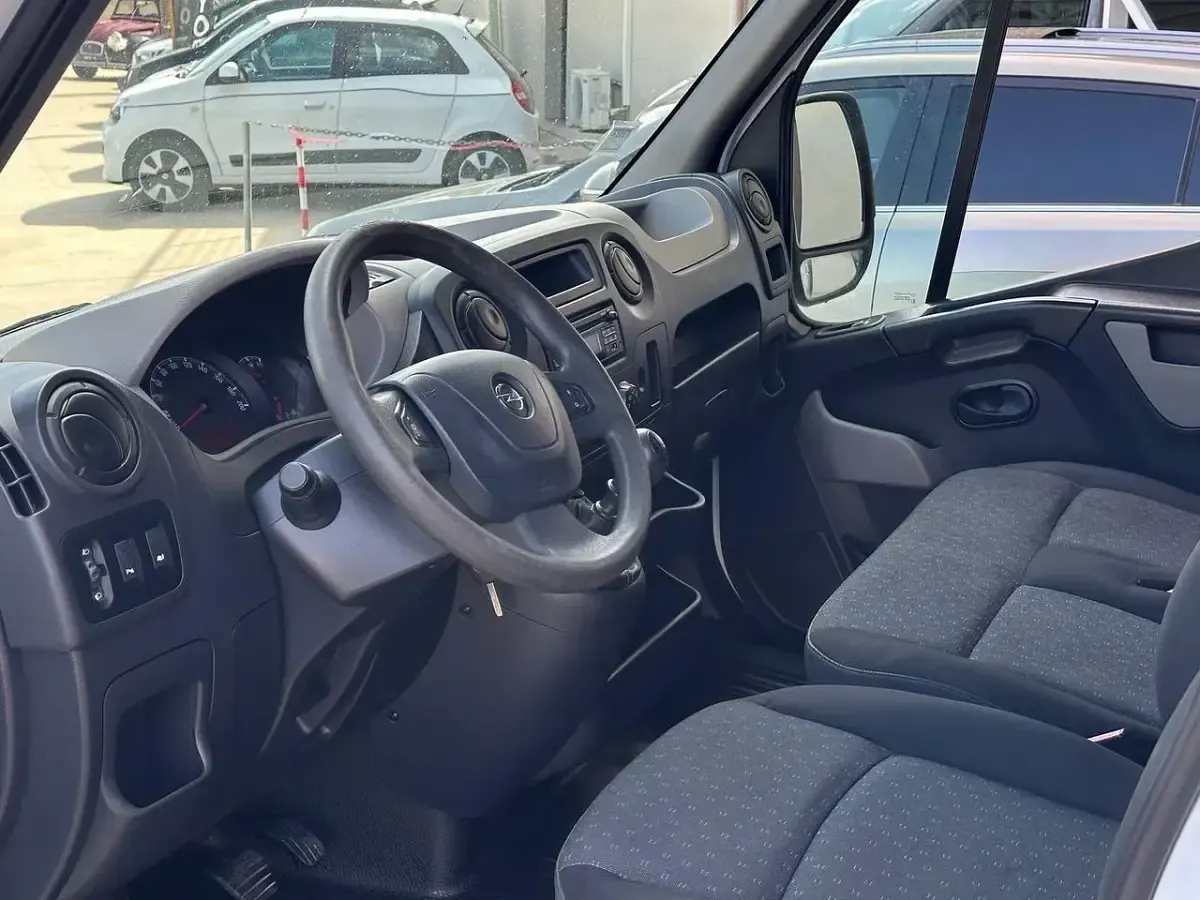 Usata Opel Movano 125 CV (91 kW) 2016 Bianco Monovolume