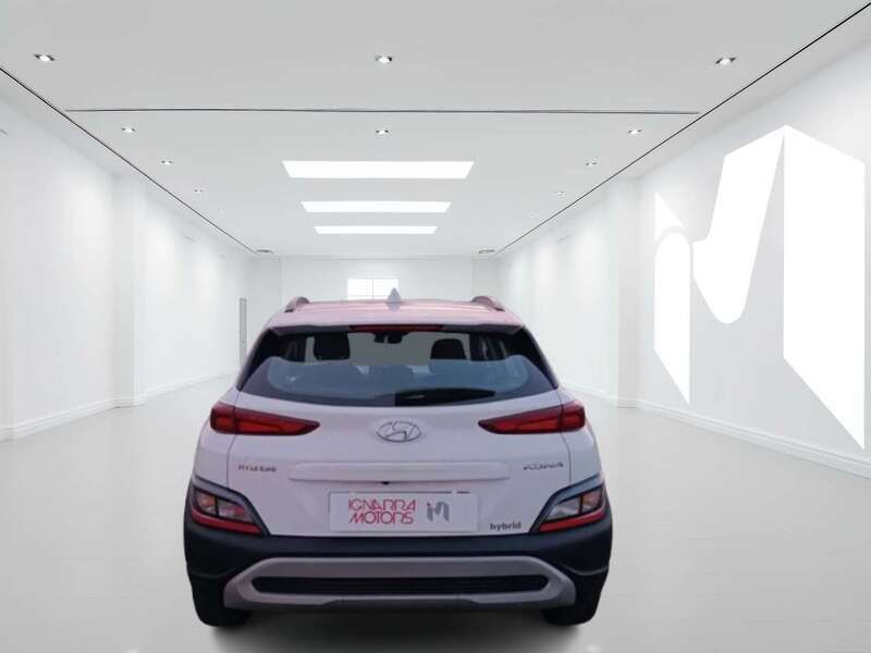 Usata Hyundai Kona 105 CV (77 kW) 2021 Bianco SUV