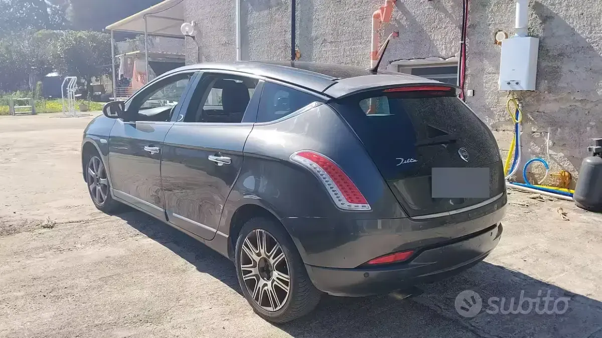 Usata Lancia Delta Gold 120 CV (88 kW) 2014 Utilitaria
