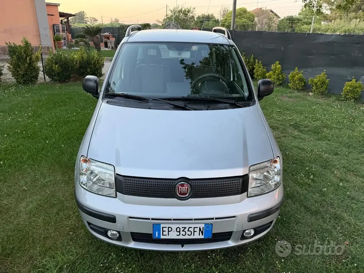 Usata Fiat Panda Easy 69 CV (50 kW) 2012 Argento Utilitaria