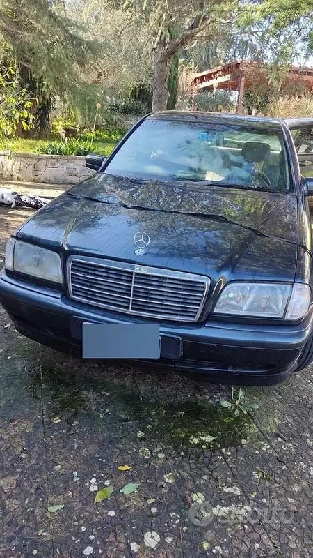 Usata Mercedes C220 Classic 125 CV (91 kW) 2000 Blu Berlina
