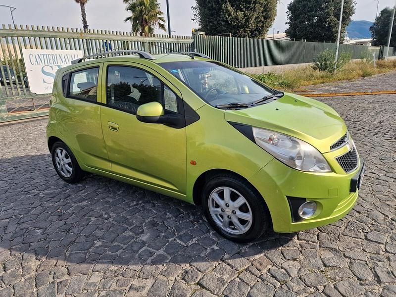 Usata Chevrolet Spark LS 65 CV (47 kW) 2010 Oro Utilitaria