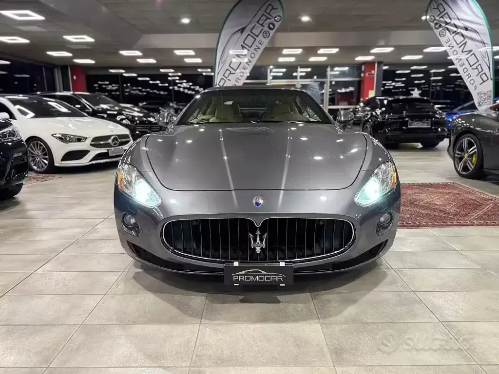 Usata Maserati GranCabrio 439 CV (322 kW) 2011 Grigio Cabrio