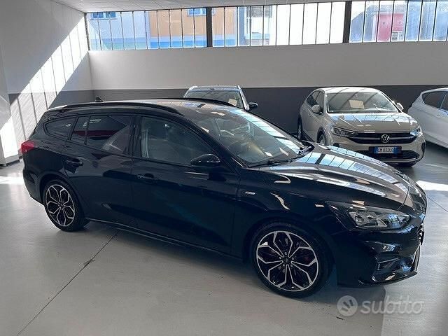 Usata Ford Focus ST-Line 125 CV (91 kW) 2021 Nero Station wagon